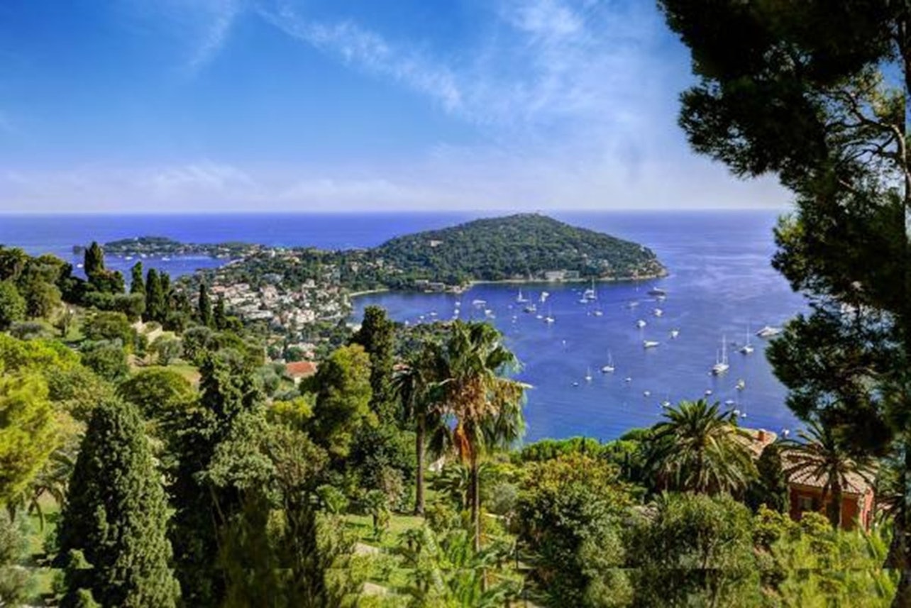 Riviera Francesa: Visita guiada de un día completo - Alojamientos en Niza