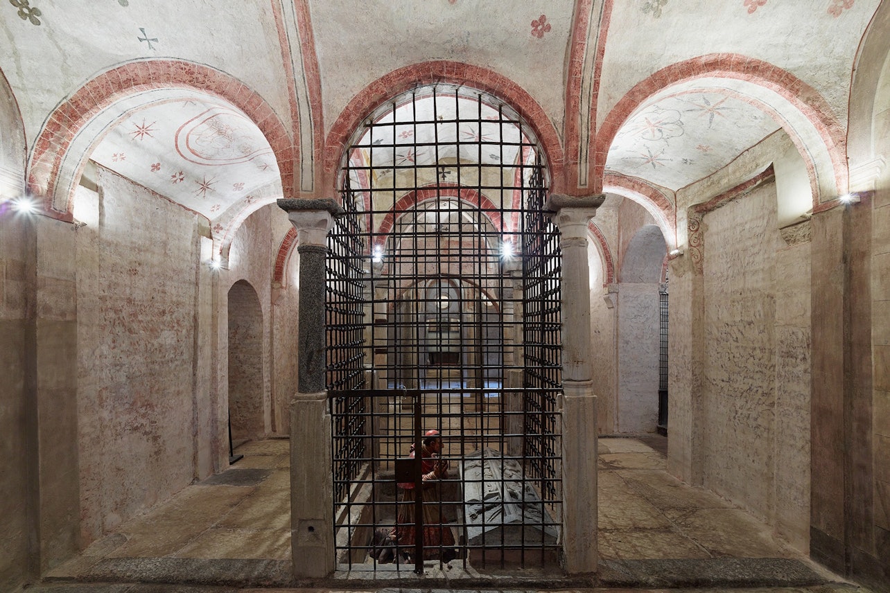 Entrada para a Cripta de San Sepolcro - Acomodações em Milão