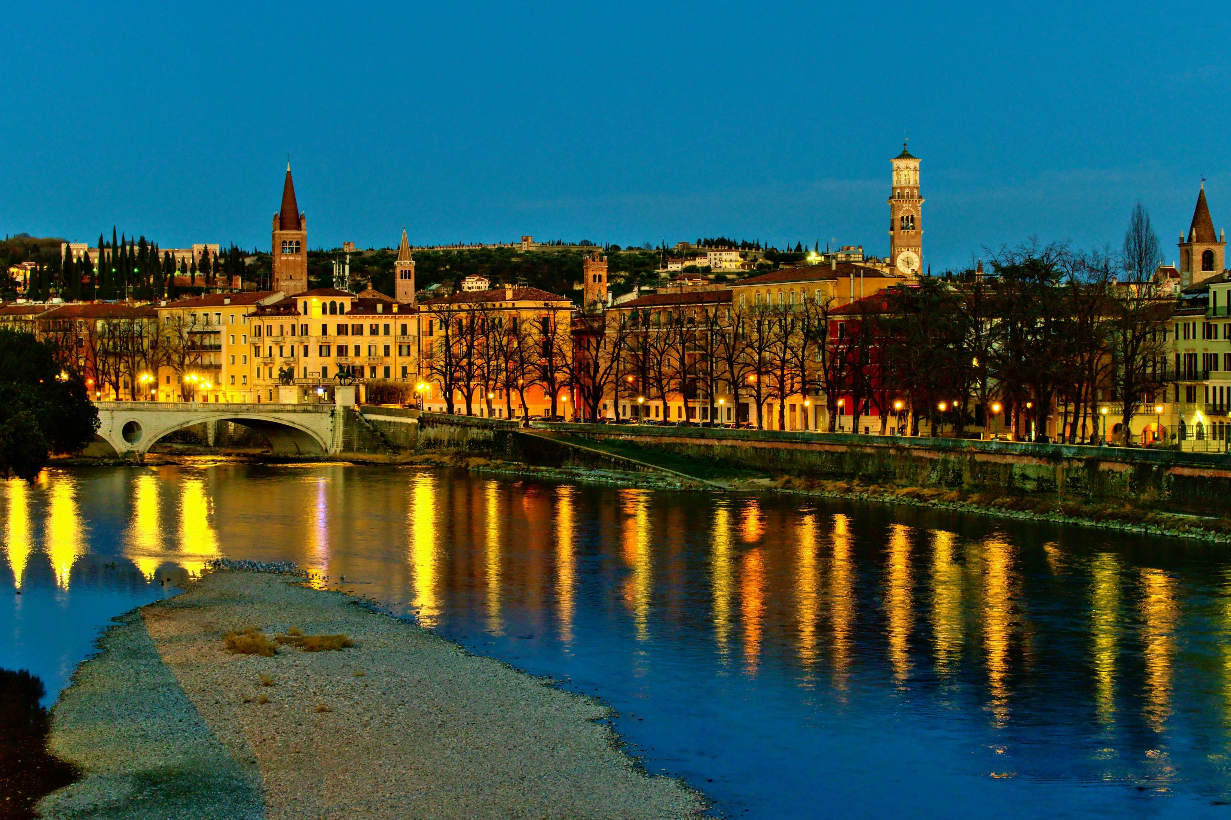 Activitat núm. 9 a <City 71506>: Tours autoguiats per Verona