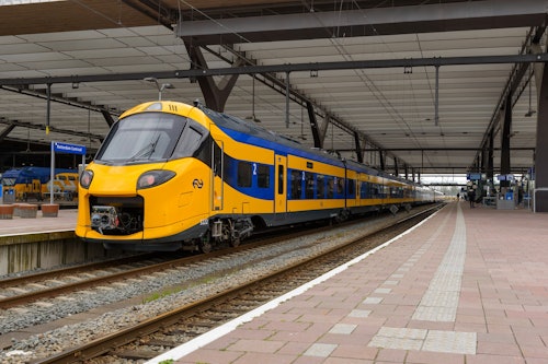 アムステルダム・スキポール空港とロッテルダムへの送迎列車チケット（即日発券）