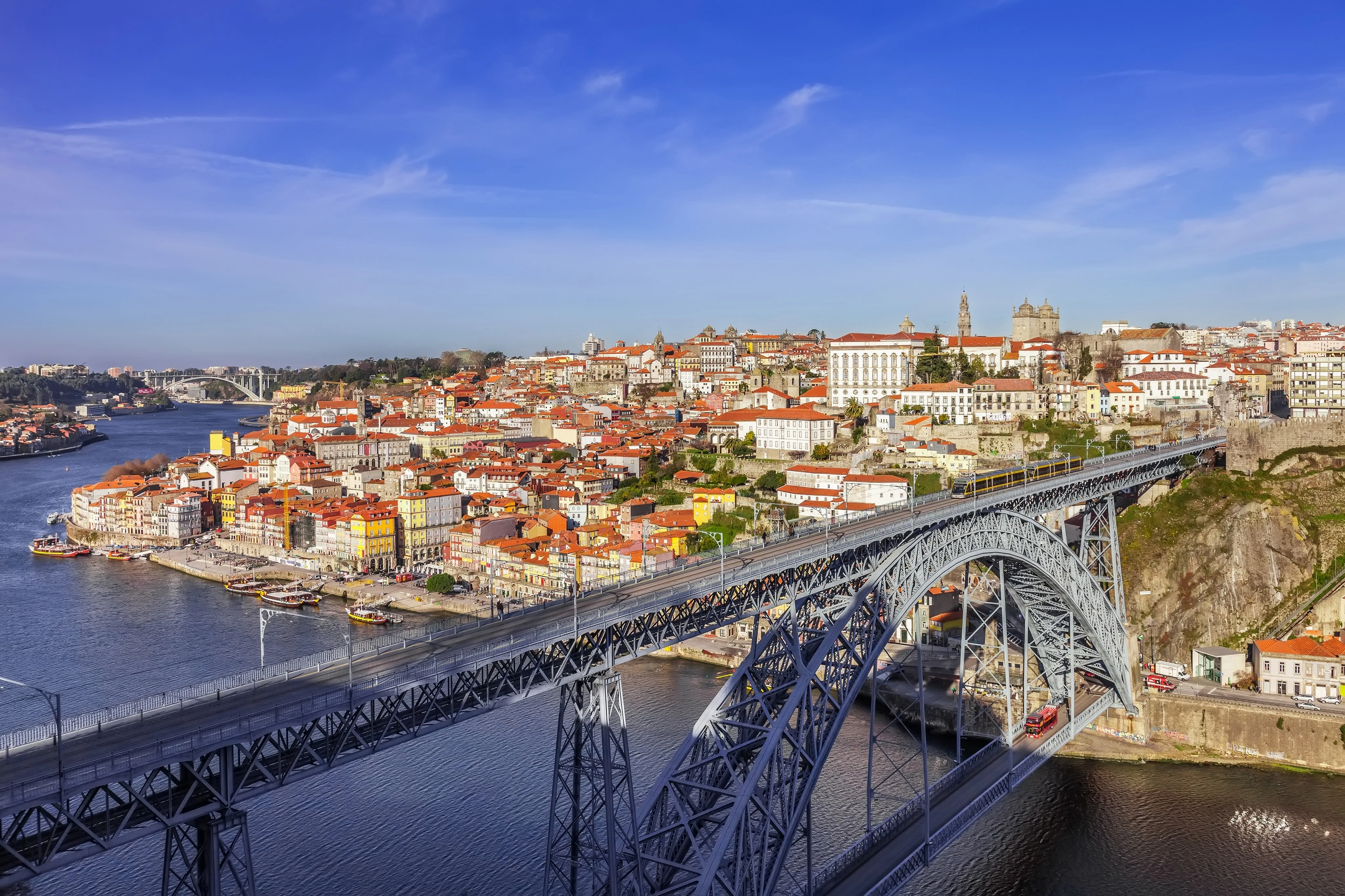 Oporto: Autobús Hop-on Hop-off de 48 horas + Crucero por el río + Bodega de vinos