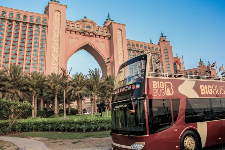 Großer Bus Dubai: 2,5-Stunden-Panorama-Nacht-Tour Ticket – 4