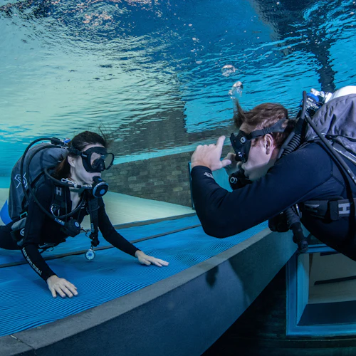 Deep Dive Dubai: Descubra o mergulho autônomo para iniciantes - Photo 3