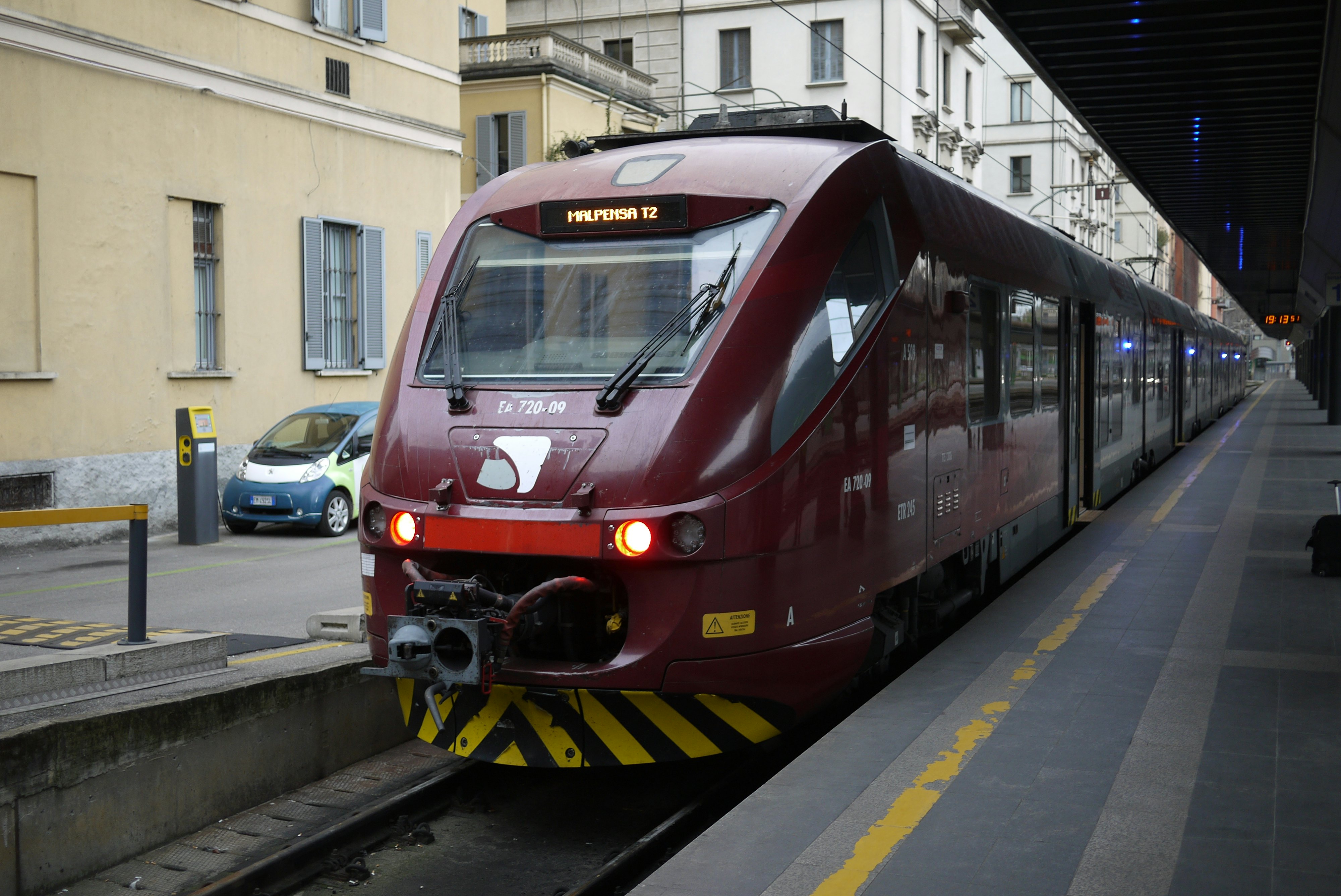 Malpensa Express: Milan to Malpensa Airport | Tiqets