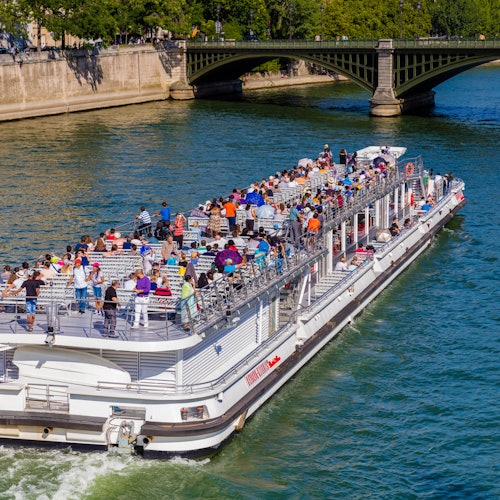Seine River Cruise by Bateaux Mouches