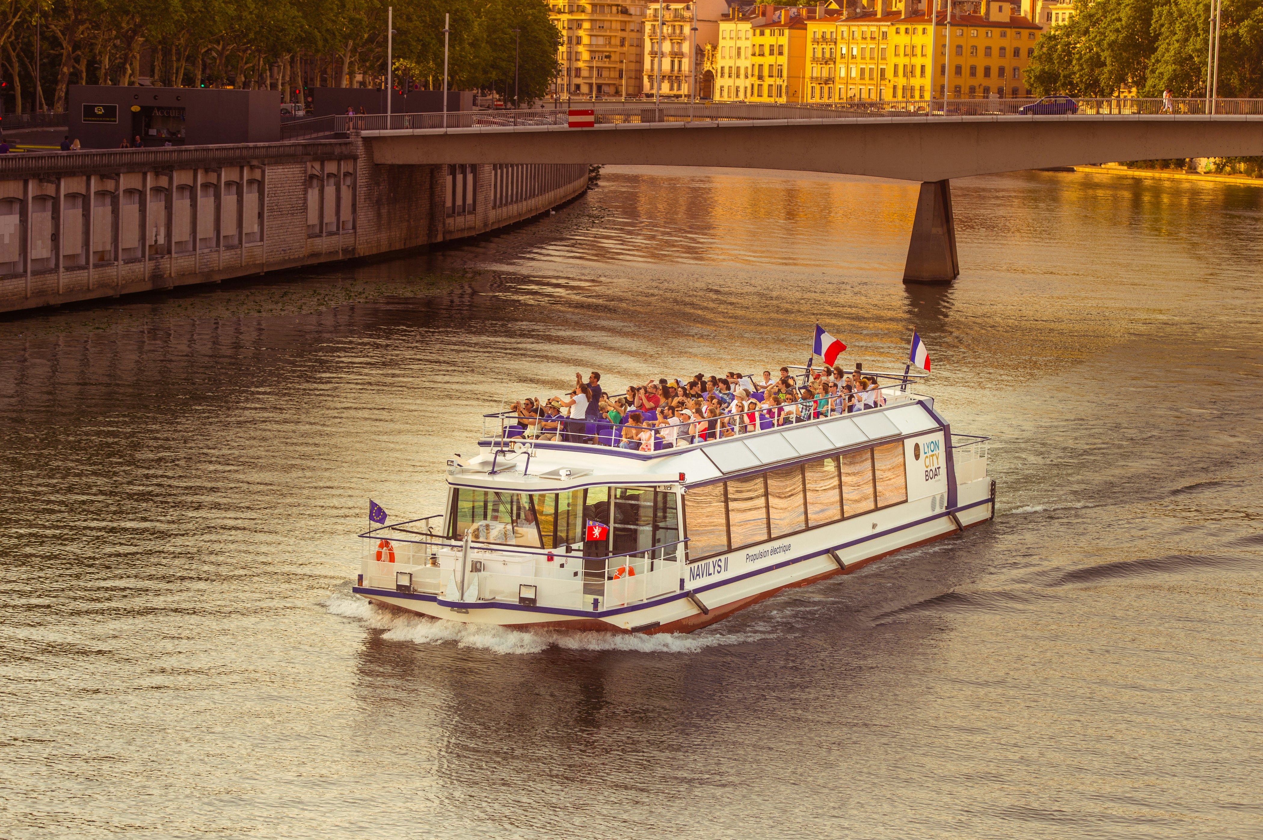 Cruzeiro turístico guiado no Saône por Les Bateaux Lyonnais