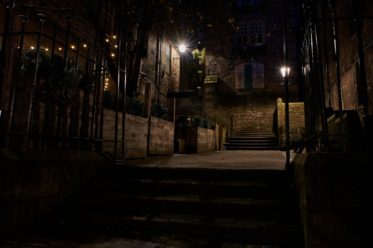 Edimburgo: Oscuros Secretos de la Ciudad Vieja Visita Fantasma a Pie - Alojamientos en Edimburgo