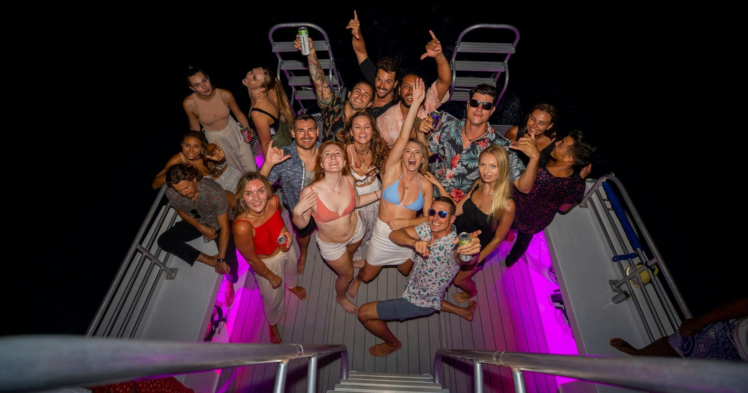 Waikiki : Croisière alcoolisée avec DJ — 4