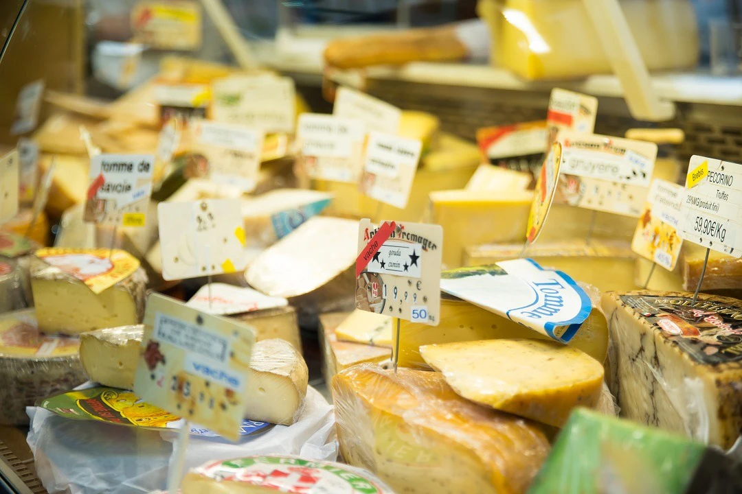 Paris: Guided Food Tour + Market Visit