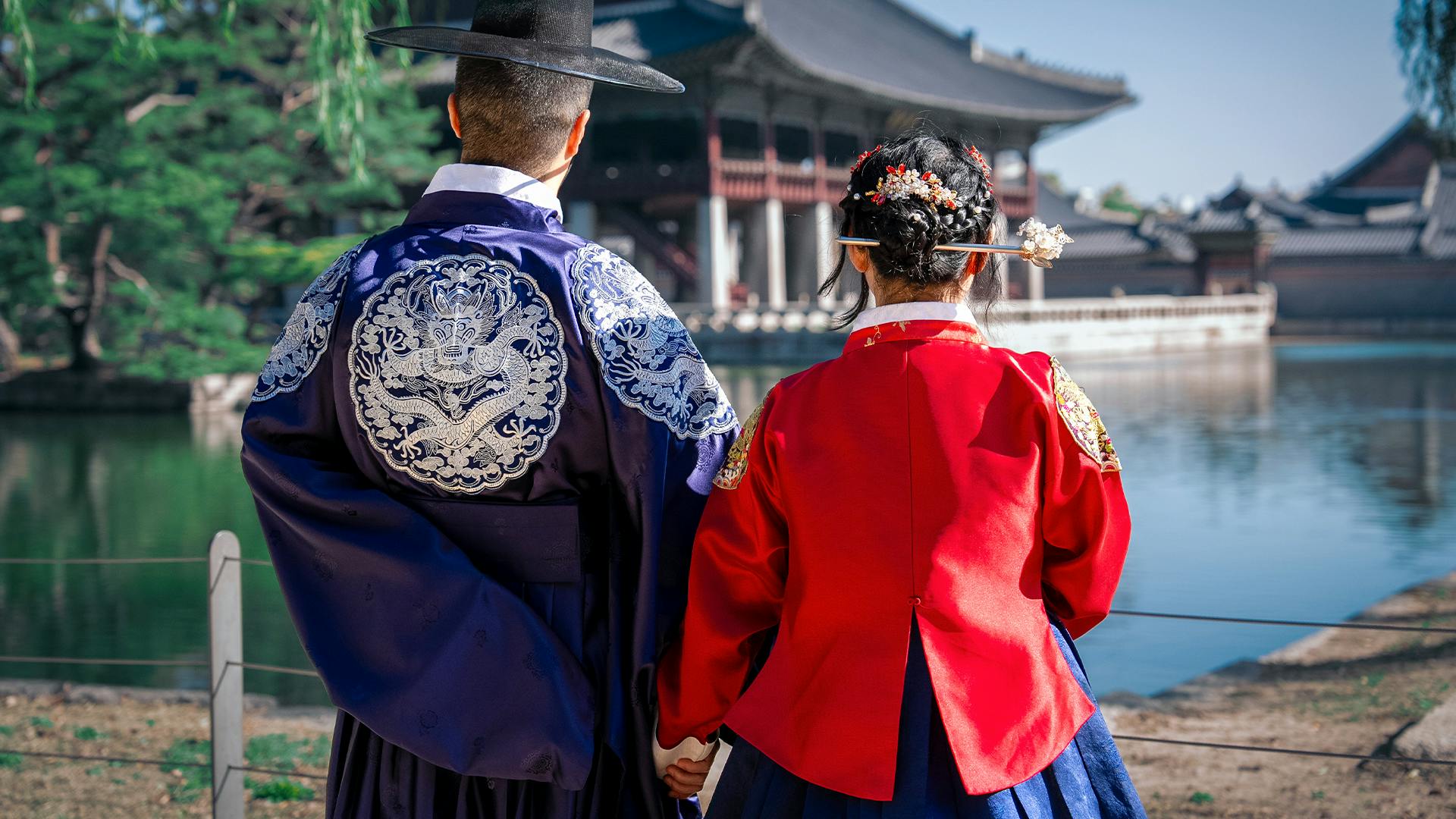 Daehan Hanbok: Gyeongbokgung Hanbok Rental & Photoshoot Experience - Photo 23