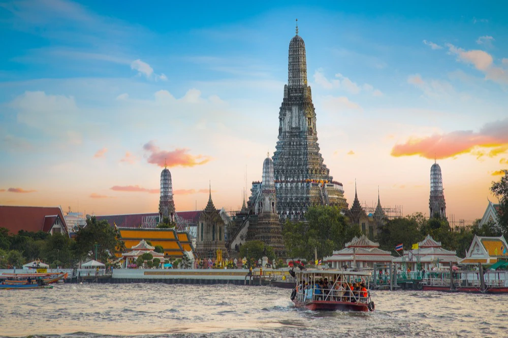 Wat Pho & Wat Arun: Guided Walking Tour