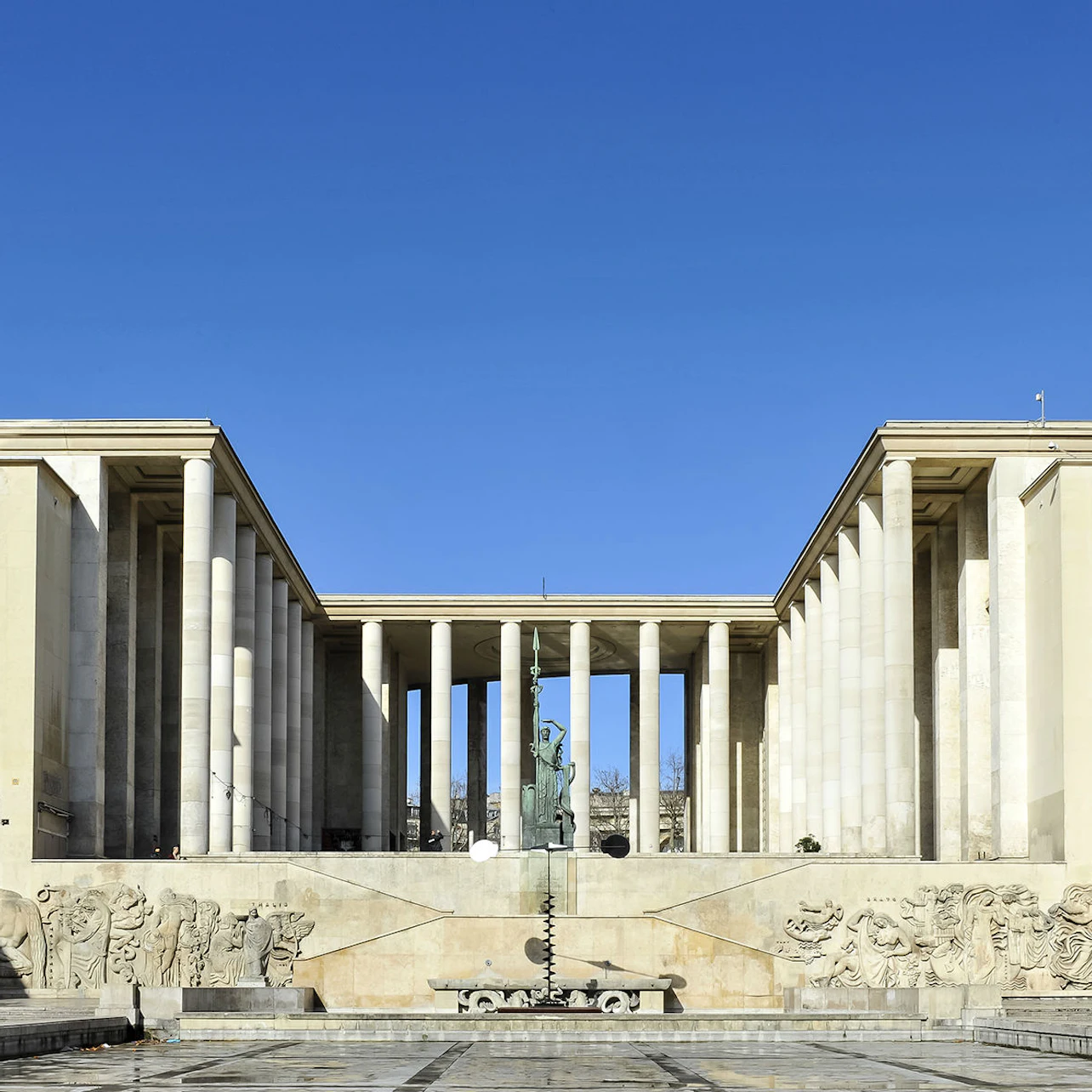 Museum of Modern Art Paris: Lee Miller Exhibition in Paris – Tiqets