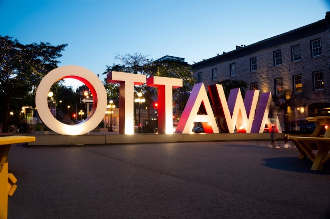 Visita nocturna de Ottawa + espectáculo de luces de la colina del Parlamento - Alojamientos en Ottawa