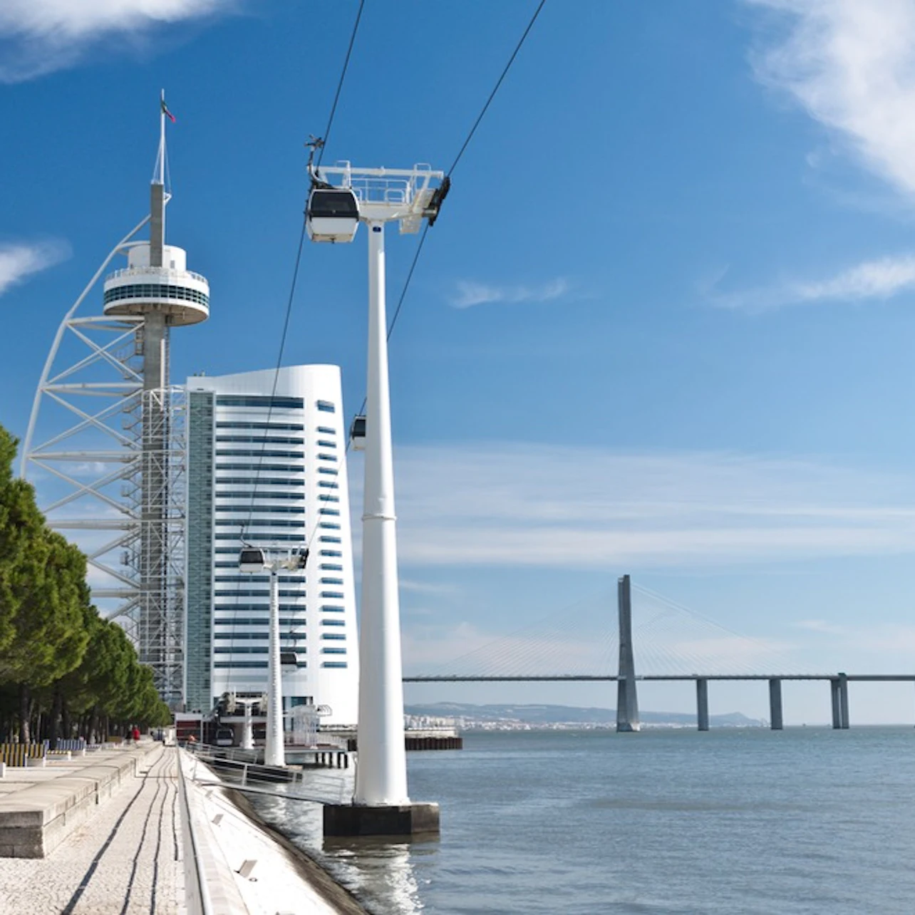 Lisbon: 24 or 48-Hr Hop-on Hop-off Bus Tour in Lisbon β Tiqets