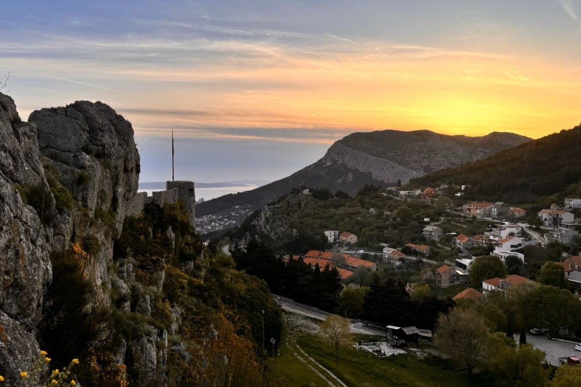 Excursión nocturna al atardecer en Klis