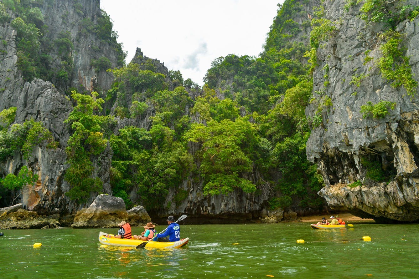 ジェームズ・ボンド島＆パンガー湾：プーケット発ロングテイルボートツアー＋送迎
