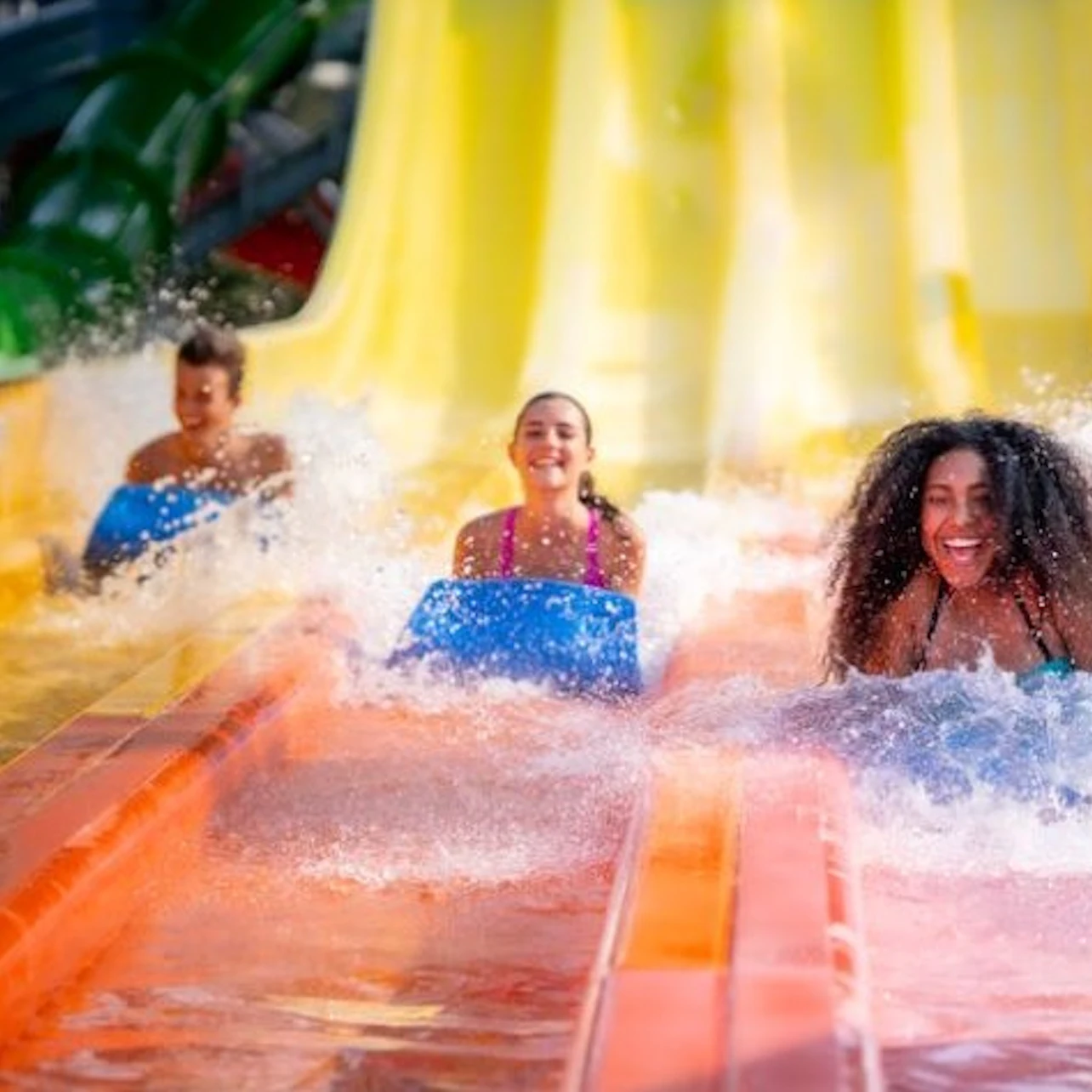 Raging Waters Los Angeles: Entry Ticket in San Dimas β Tiqets