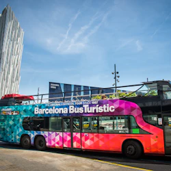 Barcelona: Park Güell + Cable Car + Hop-on Hop-off Bus 3