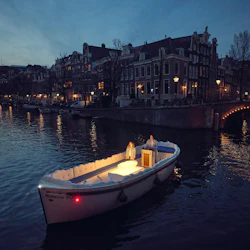 Amsterdam: Smoke-Friendly Canal Cruise 3