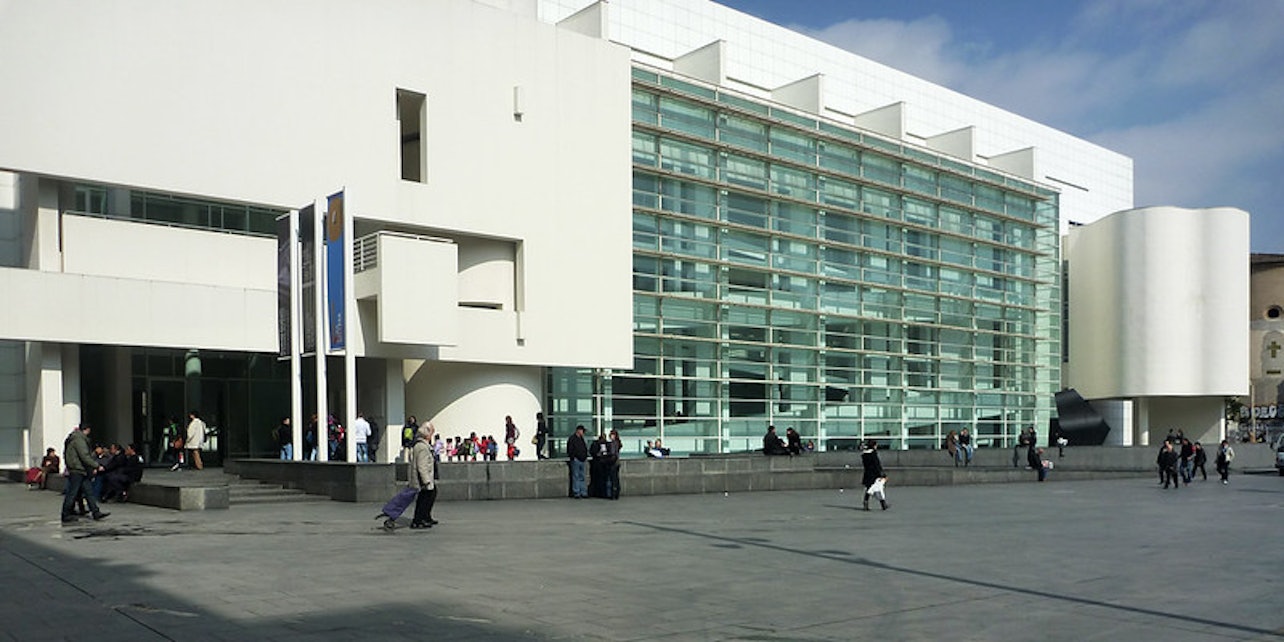 Museo de Arte Contemporáneo de Barcelona (MACBA) - Alojamientos en Barcelona