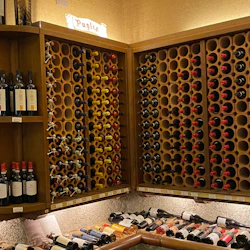 Florence: Wine Tasting + Lunch in the Historical Center 4
