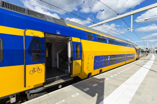 アムステルダム：スキポール空港とアムステルダム間の電車送迎(即日発券)