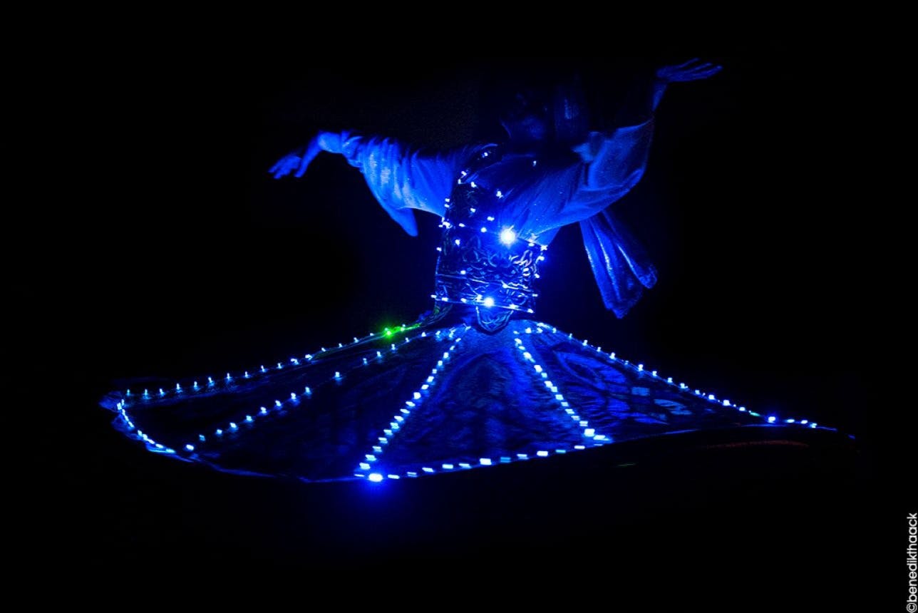 Tanoura dance