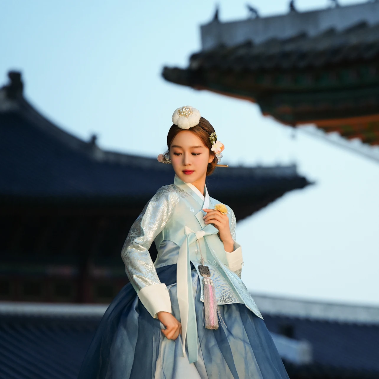 Photoshoot, Premium Hanbok Rental & Make-Up At Gyeongbokgung: Wedding Royal Premium Hanbok All Day in Seoul – Tiqets