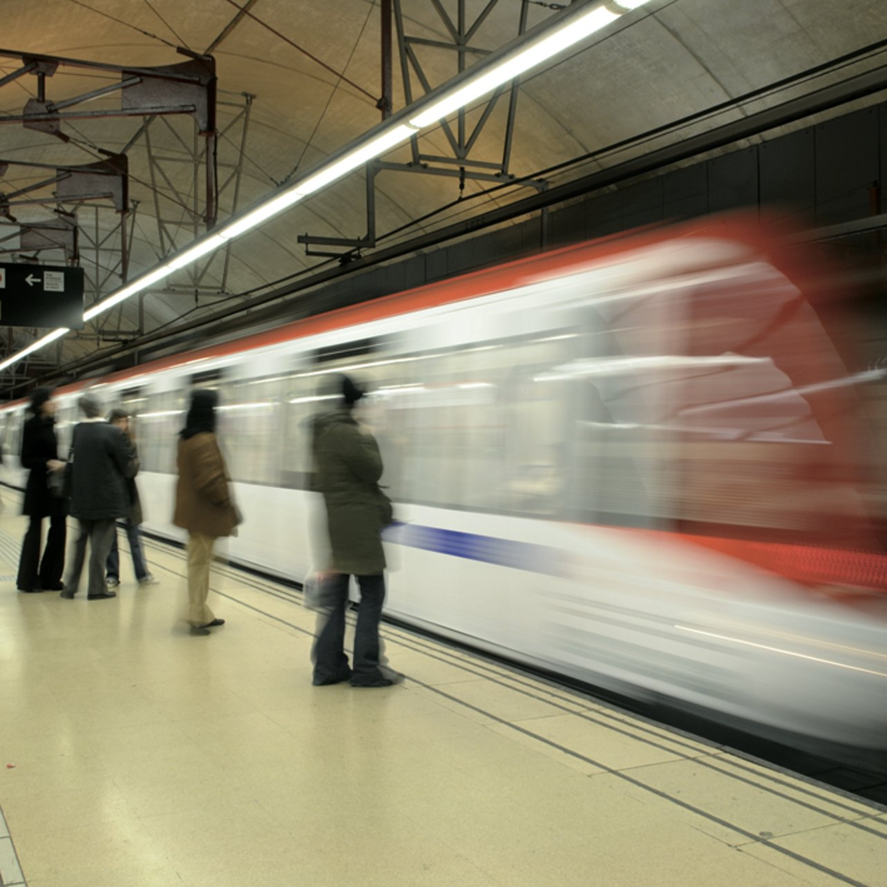 Hola Barcelona: Public Transport Card in Barcelona β Tiqets