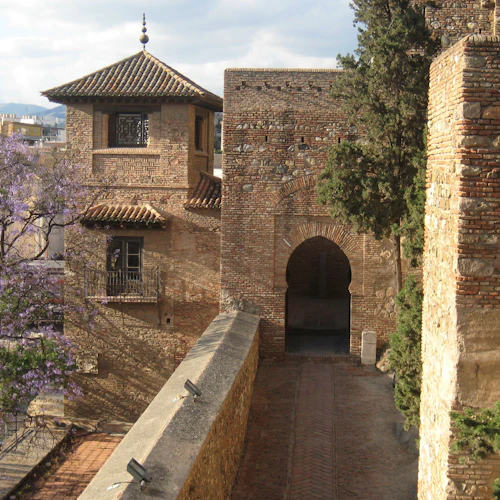Málaga: Tour guiado do bairro muçulmano em espanhol + entrada sem filas na Alcazaba - Photo 2