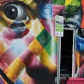 Un colorit mural d'art urbà