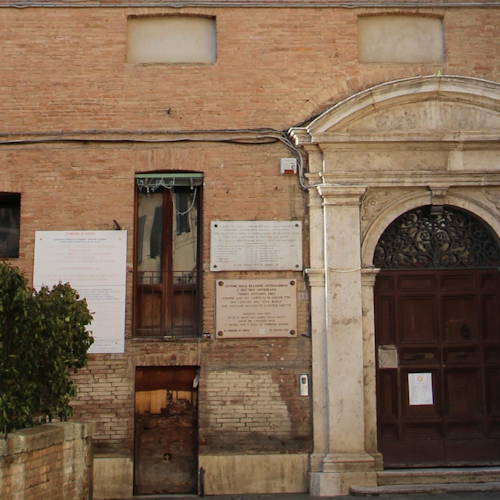 Sinagoga de Siena: Entrada