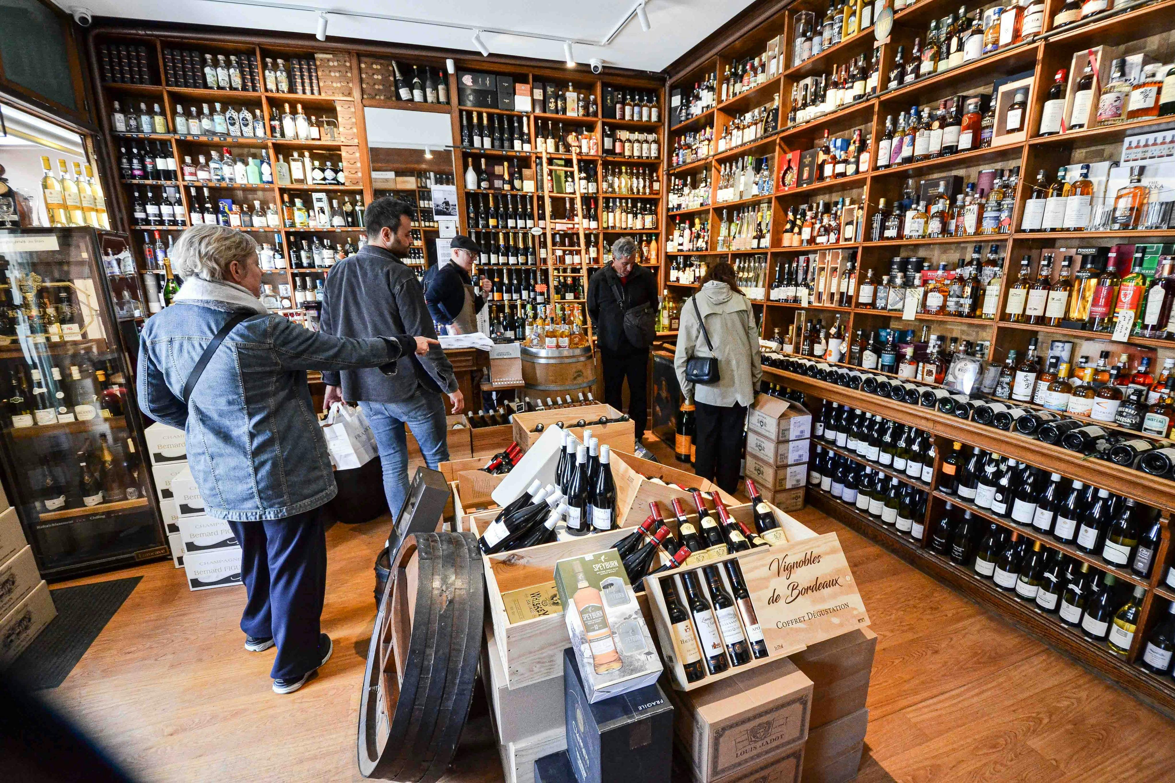 Wycieczka po winiarni.