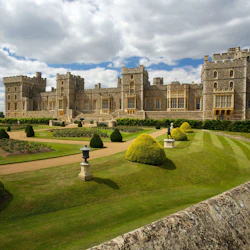 Windsor Castle: Morning Tour from Victoria Coach Station 4