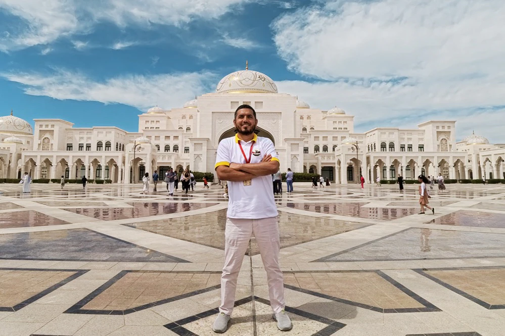 Passeio de um dia saindo de Dubai: Grande Mesquita Sheikh Zayed e Qasr Al Watan