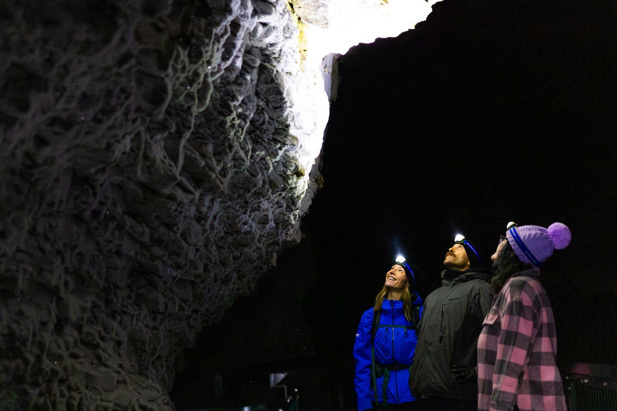 Scopri i tour di Banff - Passeggiata serale sul ghiaccio del canyon di Johnston