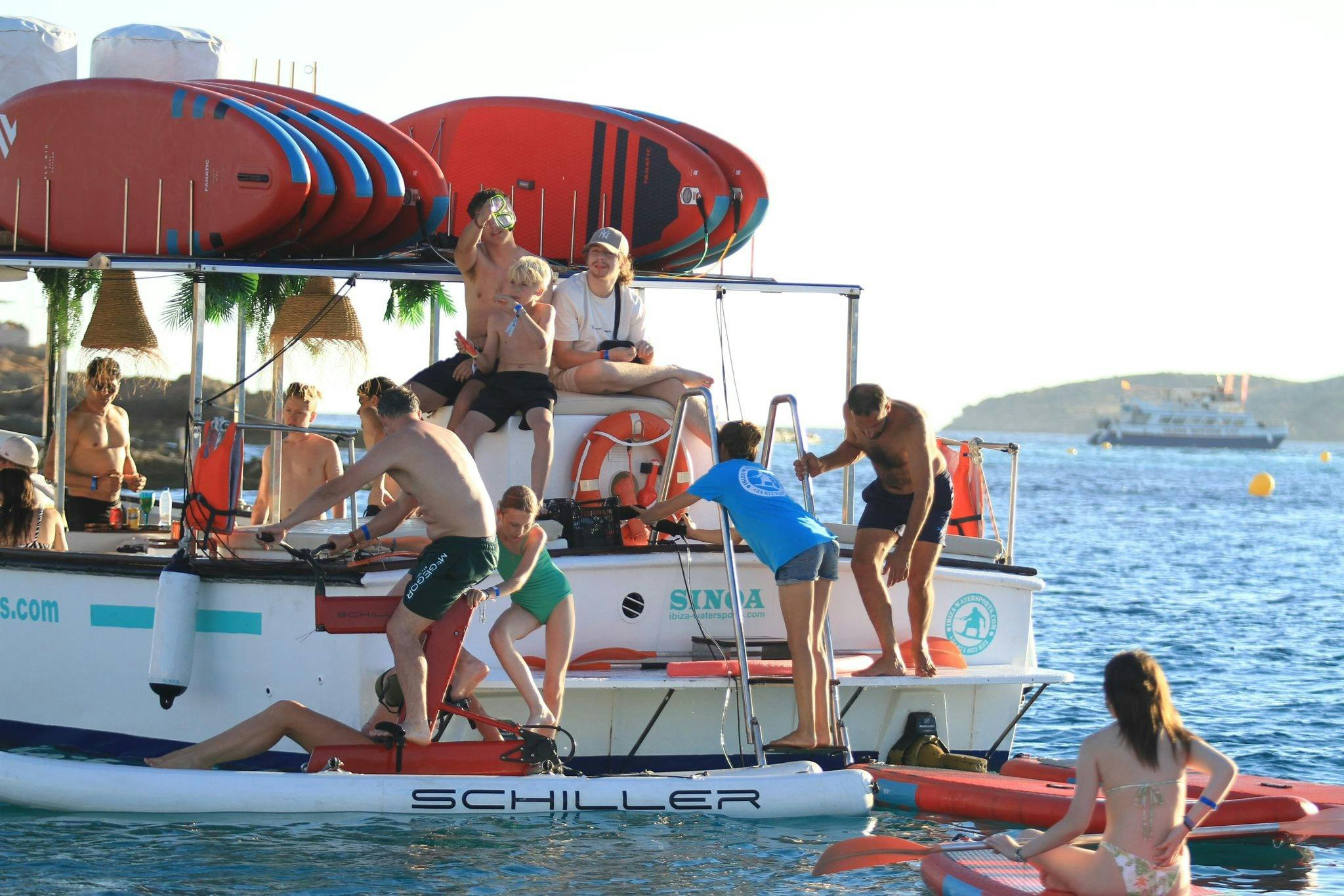 Excursion en bateau pour les sports nautiques à Ibiza