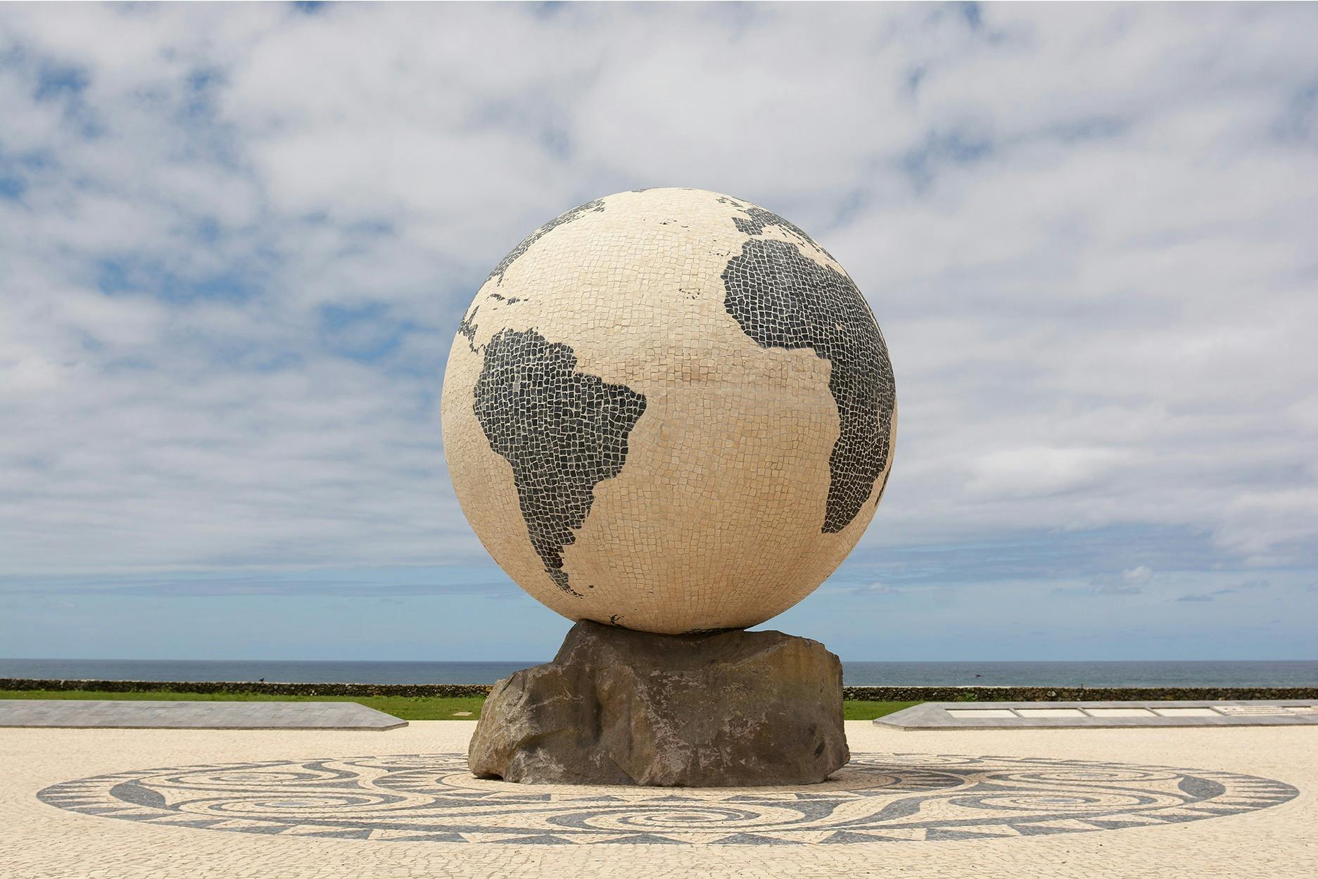 Το μνημείο-αφιέρωμα της Ριμπέιρα Γκράντε στους μετανάστες των Αζορών