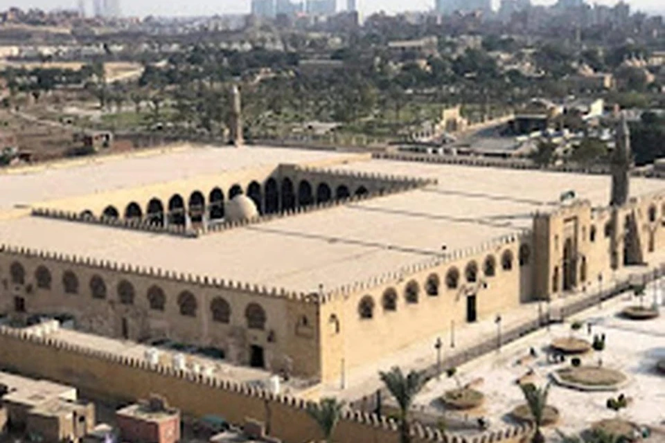 Explore Cairo's history with a guided tour of the Mosque of Amr ibn al-As, Egypt's first mosque, and its cultural significanc