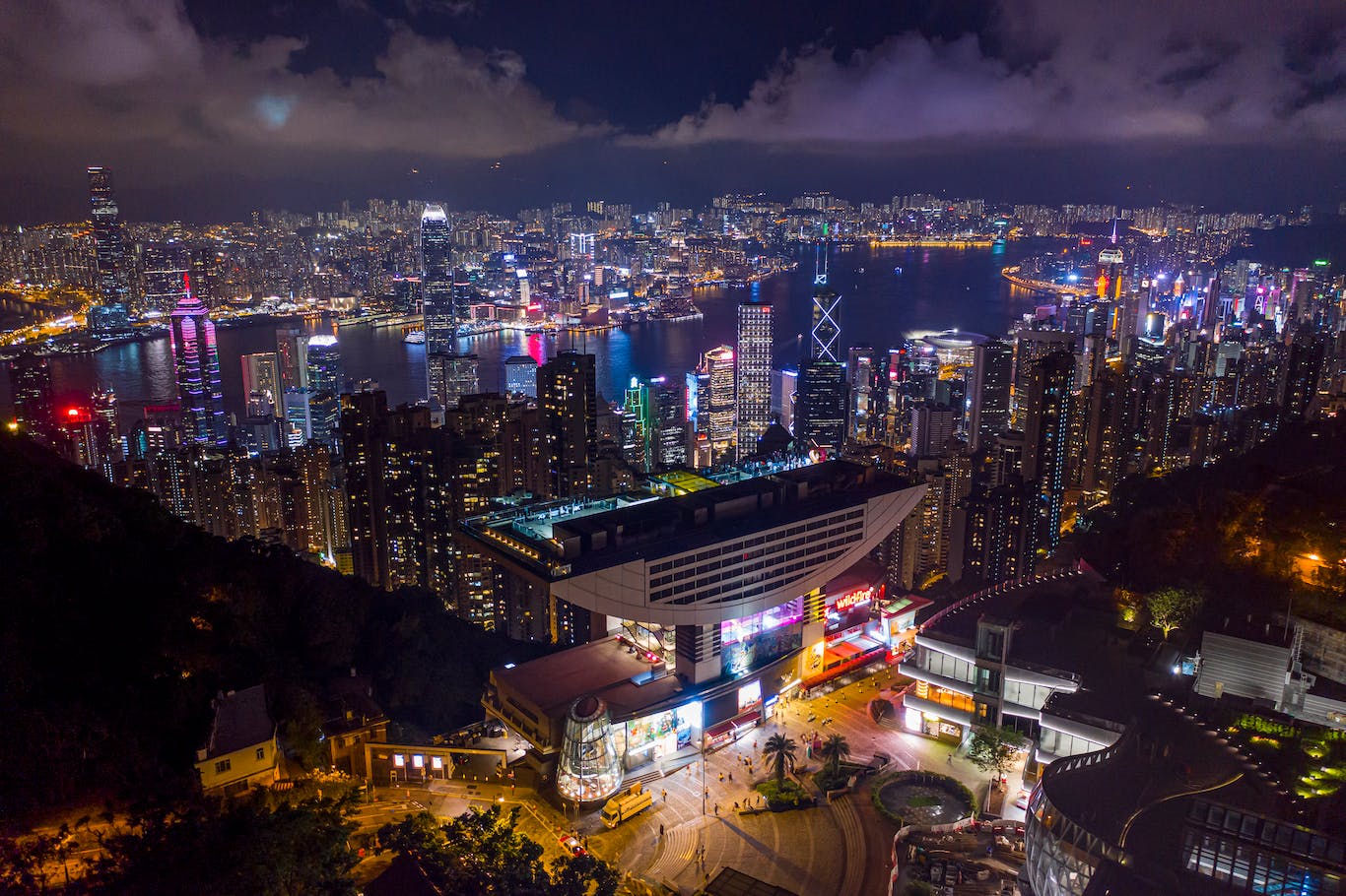 Peak Tram & Sky Terrace 428: Round-Trip Ticket 4