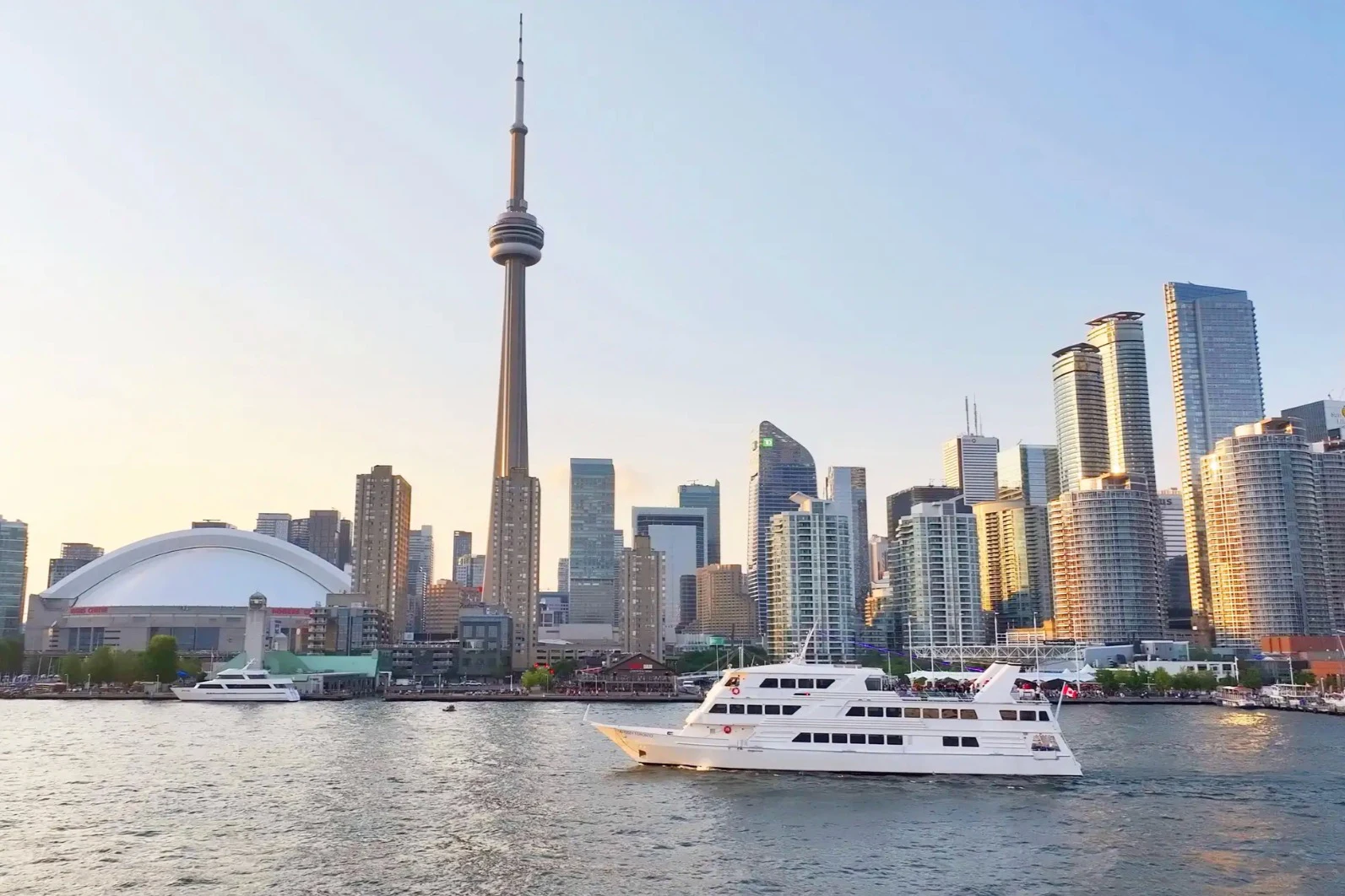 Toronto Harbour: Dinner Cruise