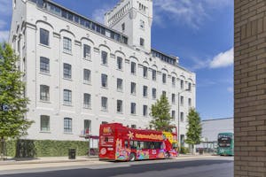 Hop on Hop off Bus Tours in Cambridge