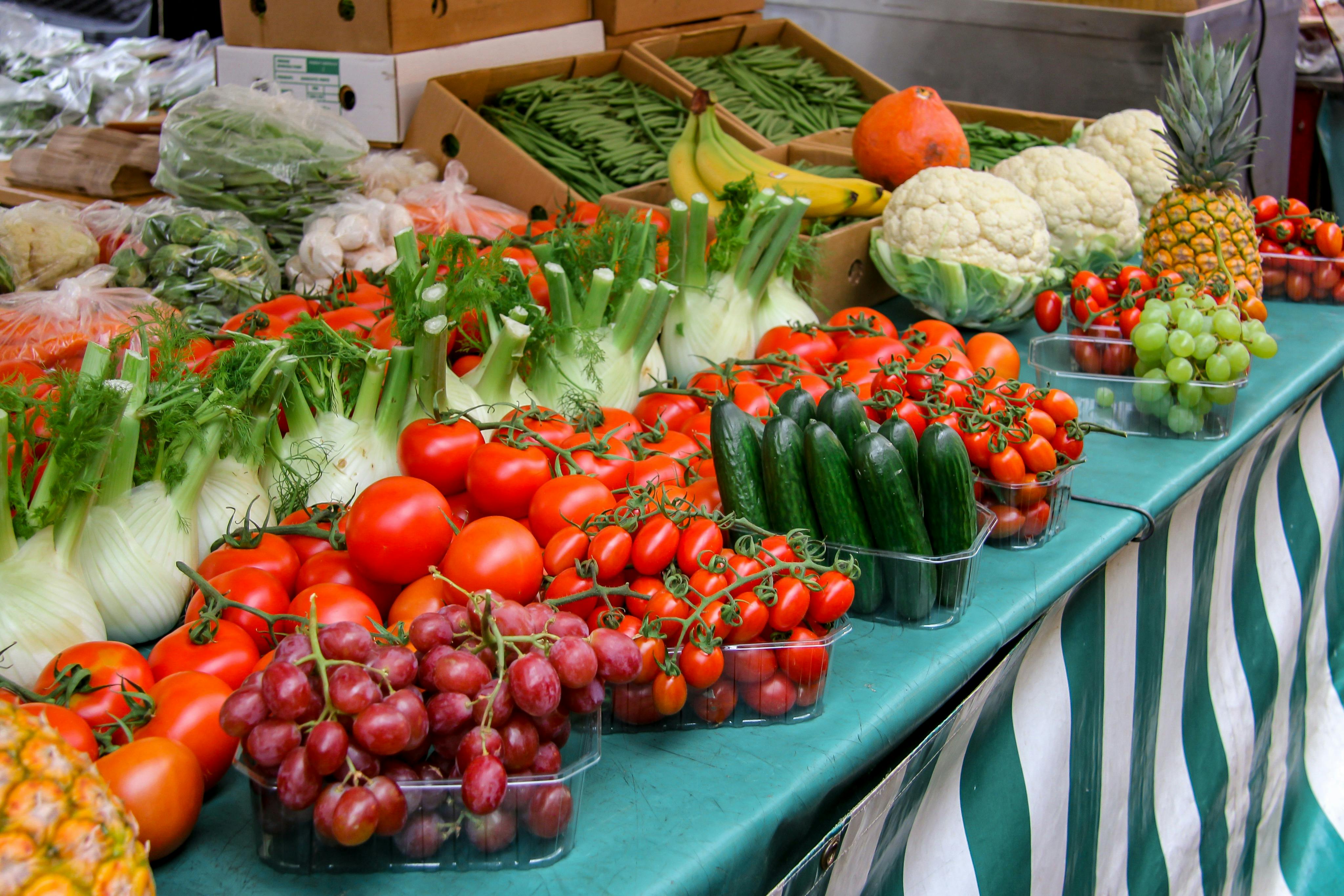 Fruit and vegetable stand