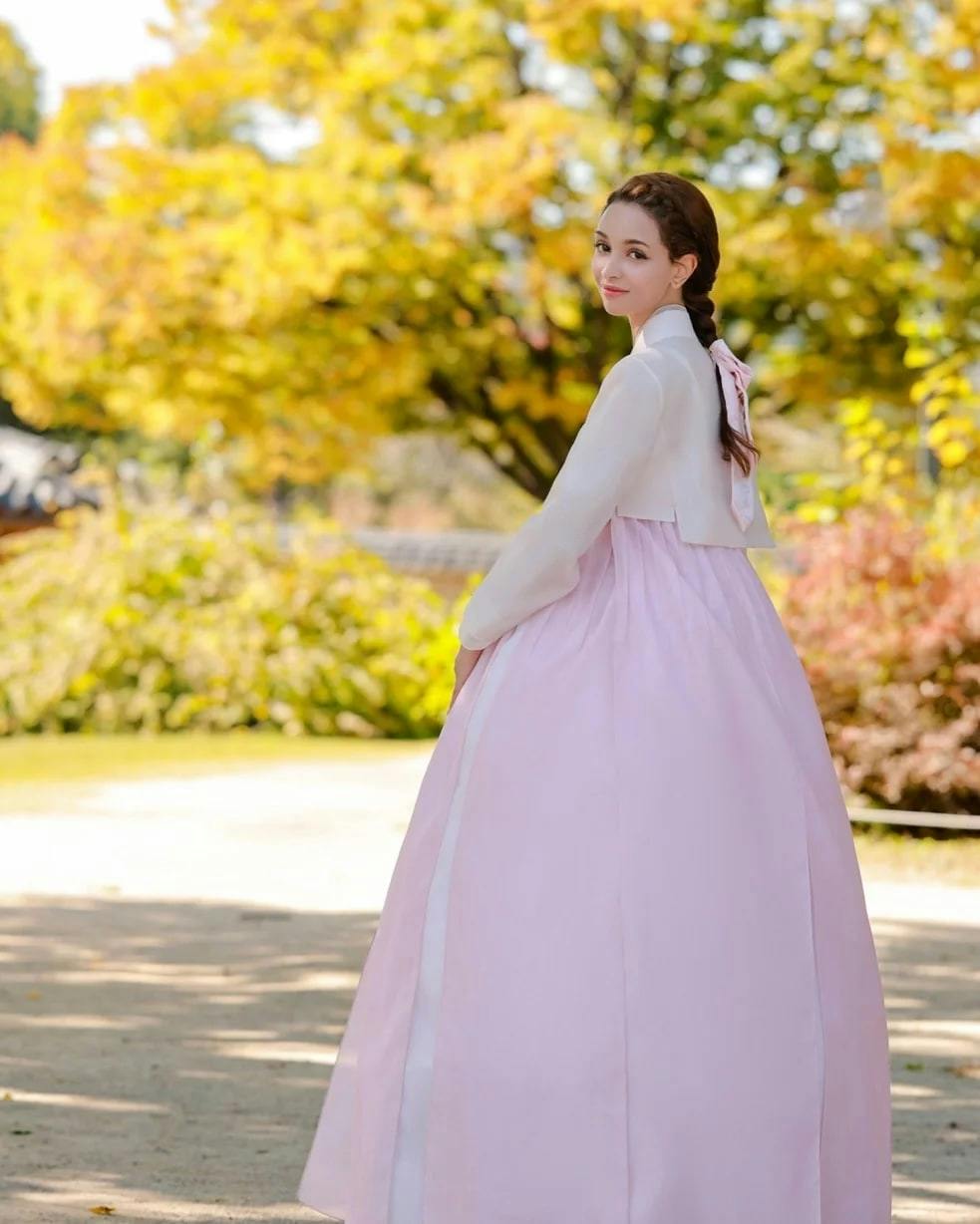 Hanbok Rental & Hairstyling at Gyeongbokgung Palace Seoul: Themed Hanbok Rental