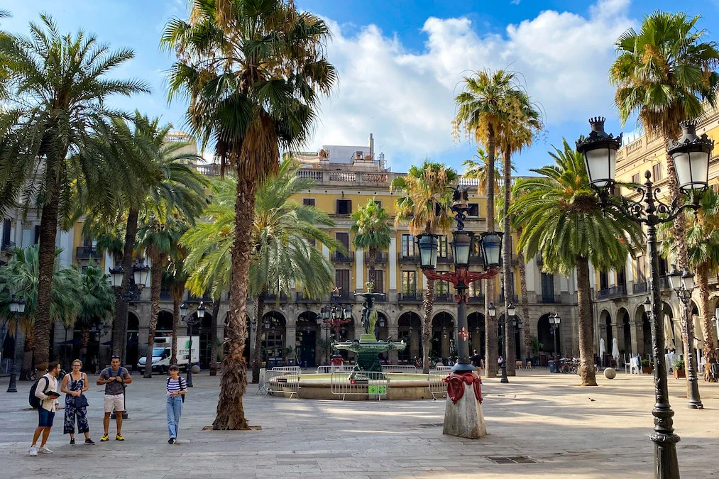 Barcelona: Private Historic Center Guided Tour