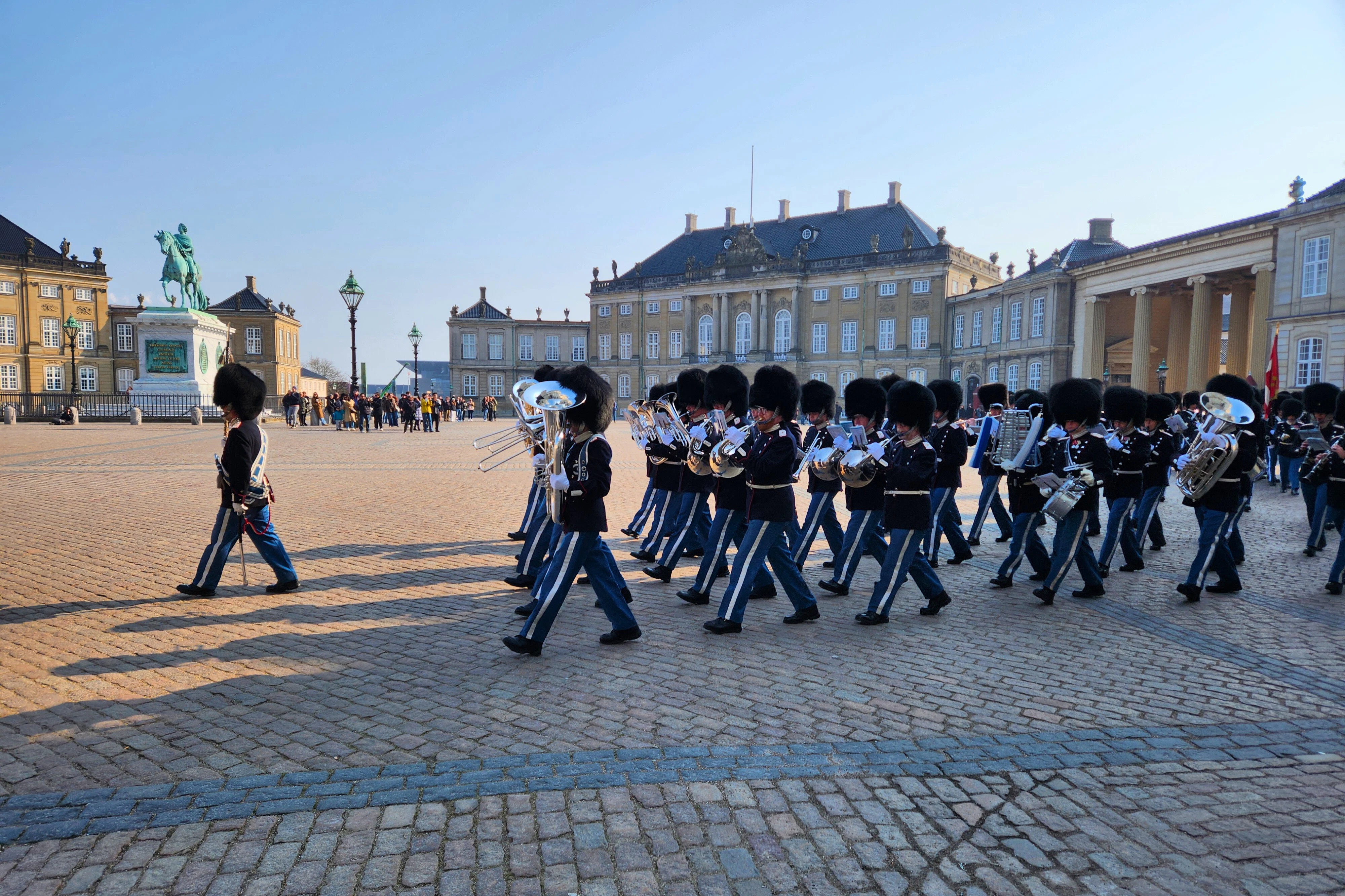 Copenhagen: Guided Walking Tour + Ferry Ride