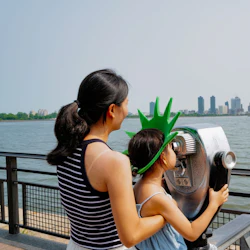 Statue of Liberty & Ellis Island: Entry Ticket + Roundtrip Ferry from Manhattan 2
