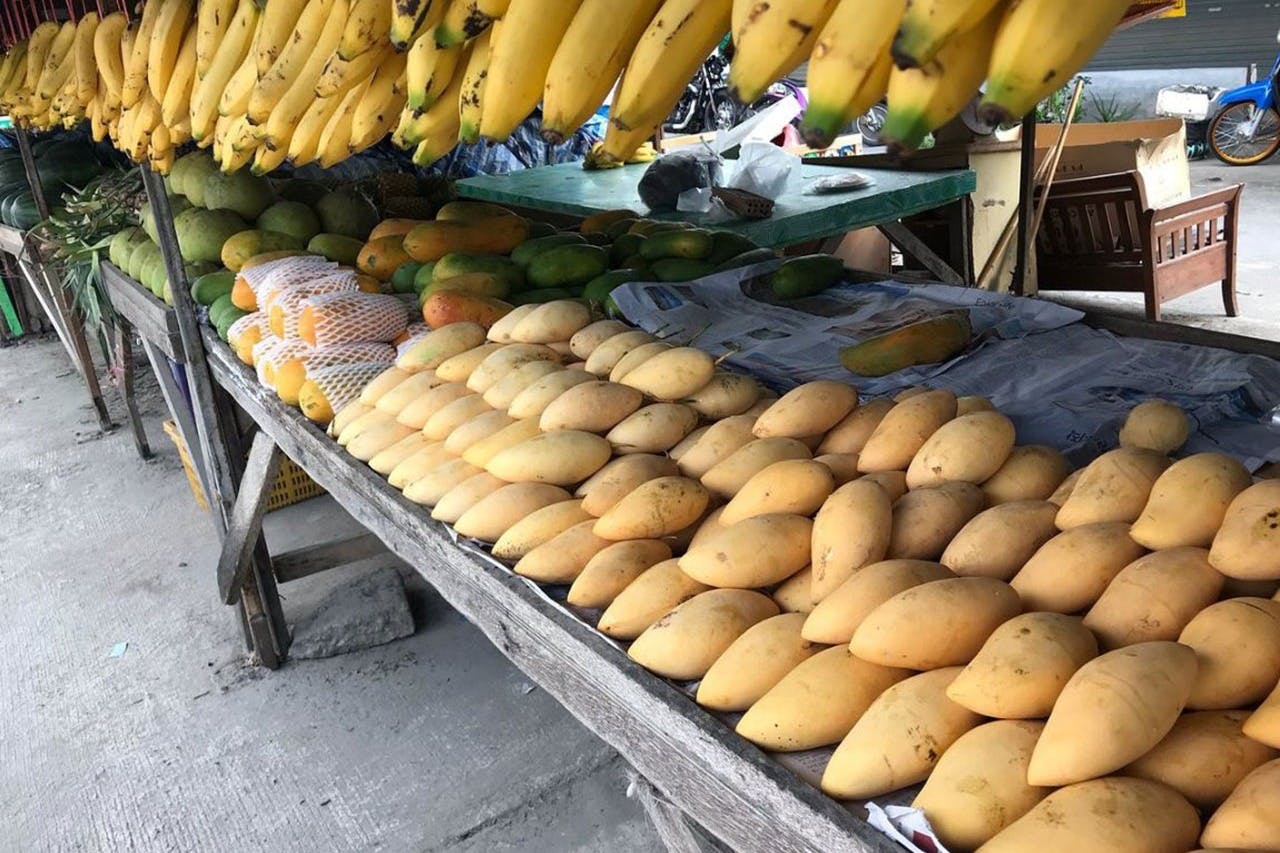 季節ごとに、市場で販売されているさまざまなフルーツがあります。