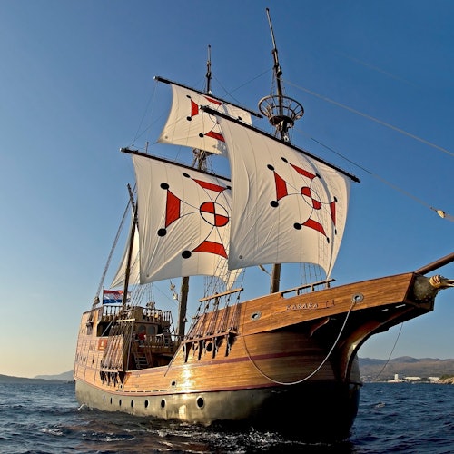 Crucero por las Islas Elafitas desde Dubrovnik a bordo del barco Karaka