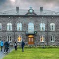 Praten over het IJslandse parlementsgebouw en meer